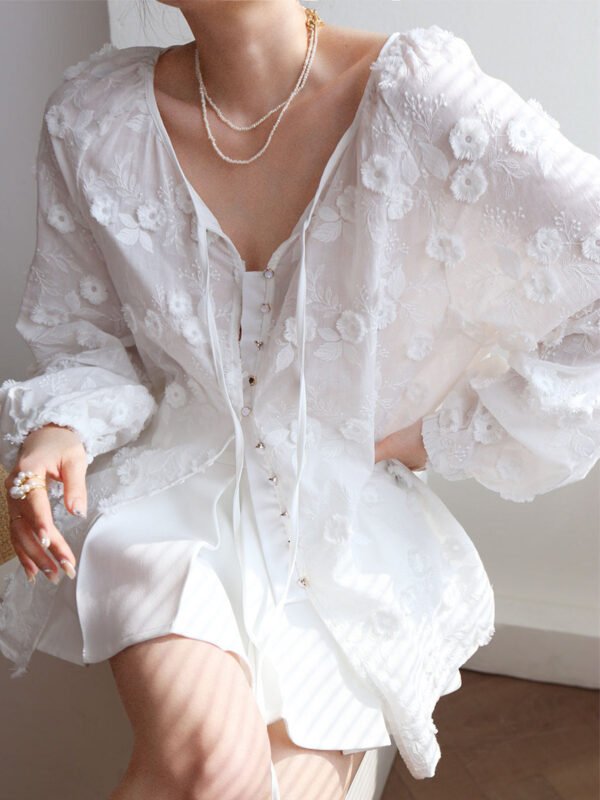 Oversized Embroidered Floral Blouse - 图片 2