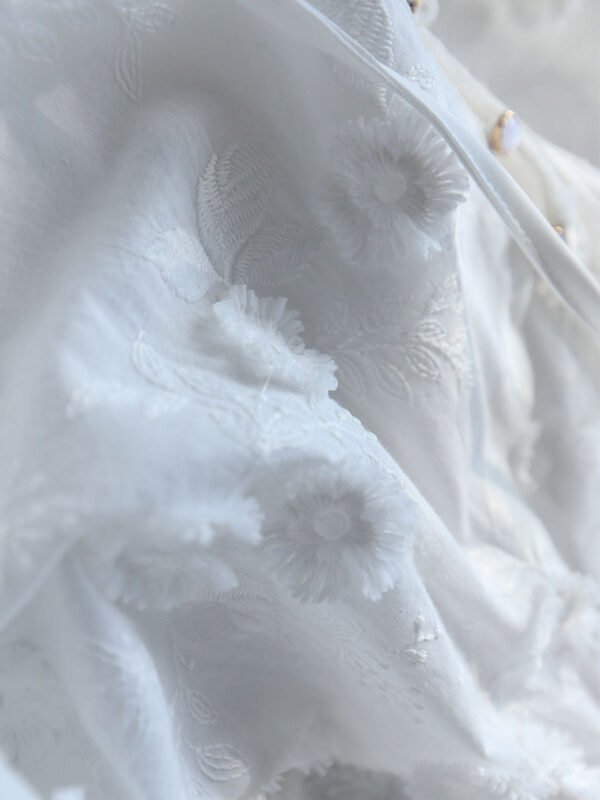 Oversized Embroidered Floral Blouse - 图片 4